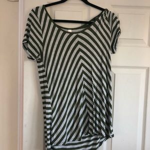 Lularoe Classic Tee